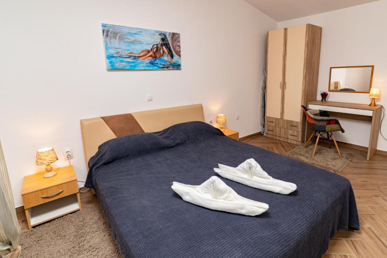 Holiday Home Kerniat Pula Luaran gambar