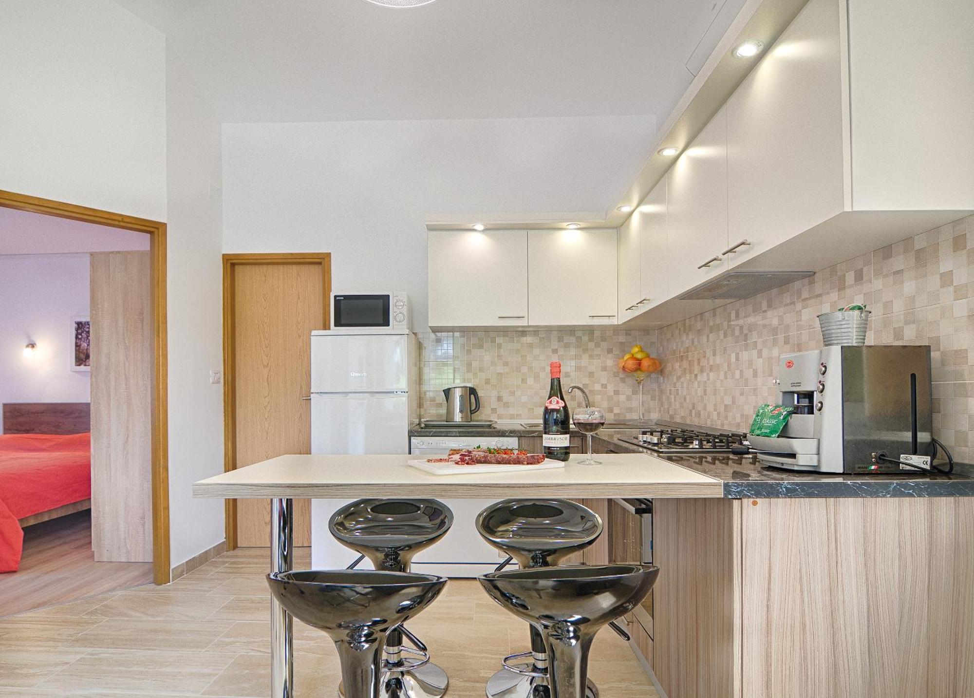Holiday Home Kerniat Pula Luaran gambar