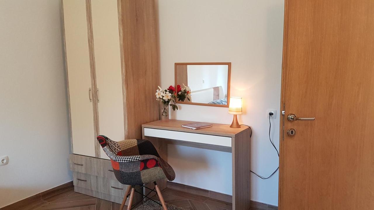Holiday Home Kerniat Pula Luaran gambar